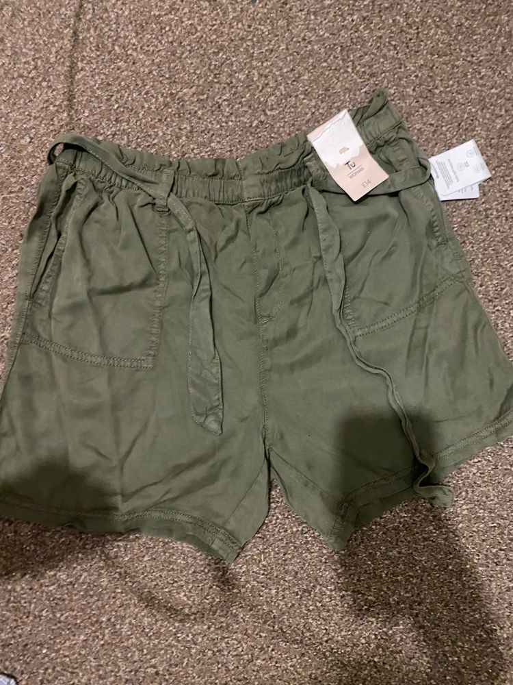 Other Green Casual Shorts product image