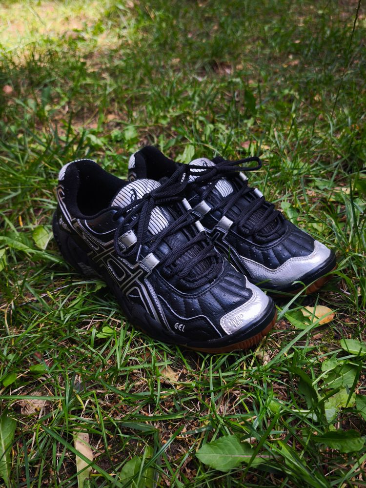 Asics Black And Silver Athletic Shoes image 2