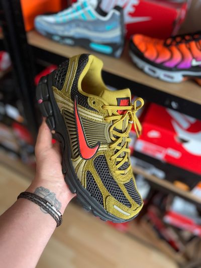 Nike Zoom Vomero 5 ‘Olive/Picante Red’