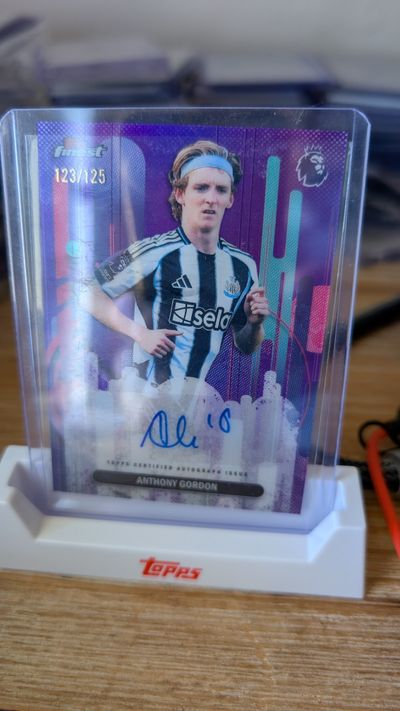 Anthony Gordon Auto Purple /125 Topps Finest Premier League 2026 FC Barcelona Autograph