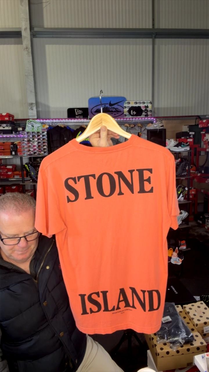 Stone Island PRE-LOVED STONE ISLAND TEE SIZE MUDIUM product image