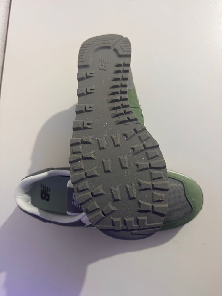 New Balance green and grey sneakers image 2