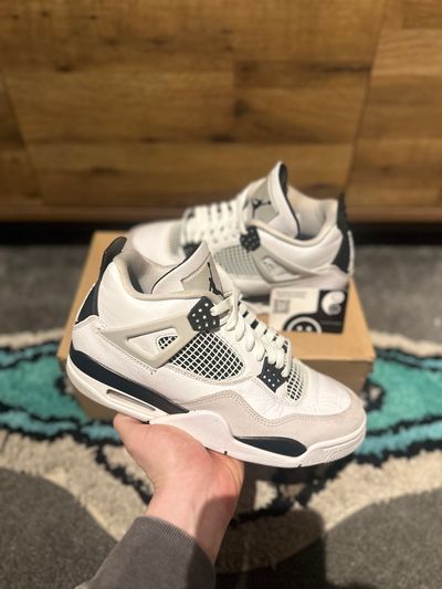 Nike Air Jordan 4 “Military Blacks” U.K. 8