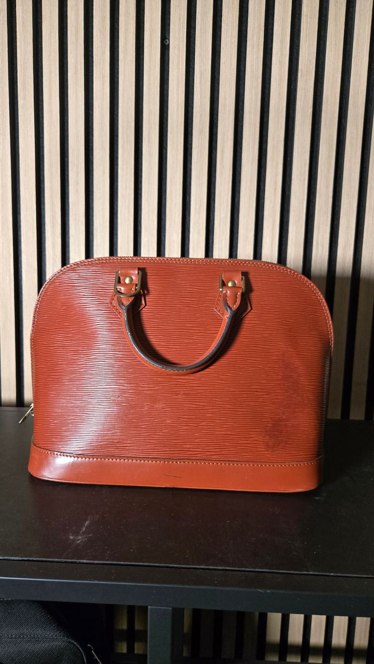 B53 Louis Vuitton Alma Epi Leather Brown