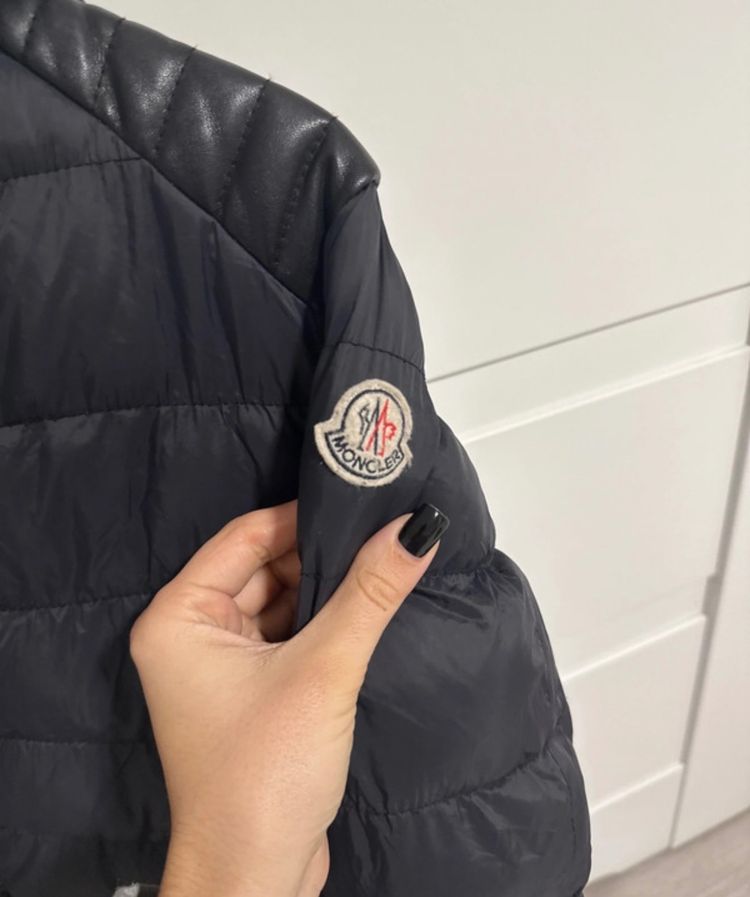 Moncler Black Puffer Jacket With Hood 4