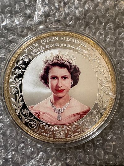 Commemorative Coin With Queen Elizabeth Ii Portrait