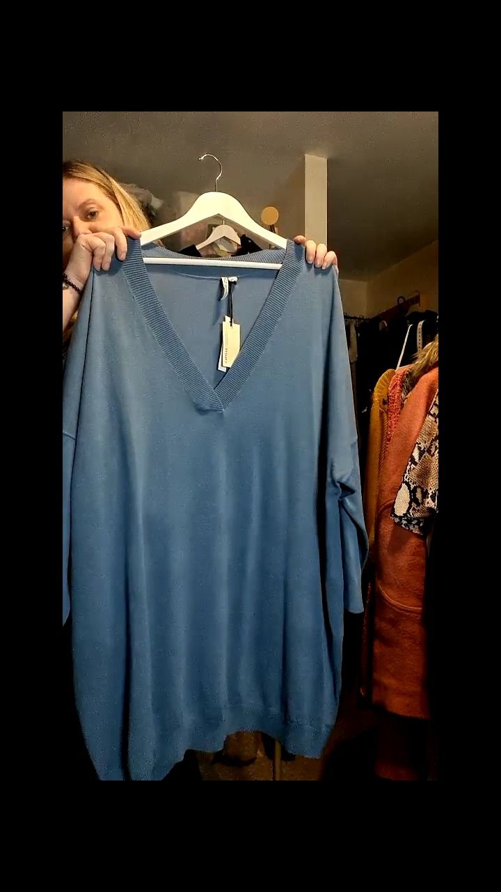 Other Capule wardrobe - Loose fit - jumper -  New with tags - blue  - size 32-34 - v-neck -  product image
