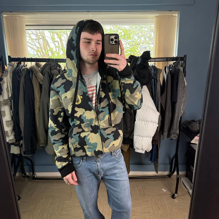 True religion 2000's zip up graphic camo print hoodie (L)