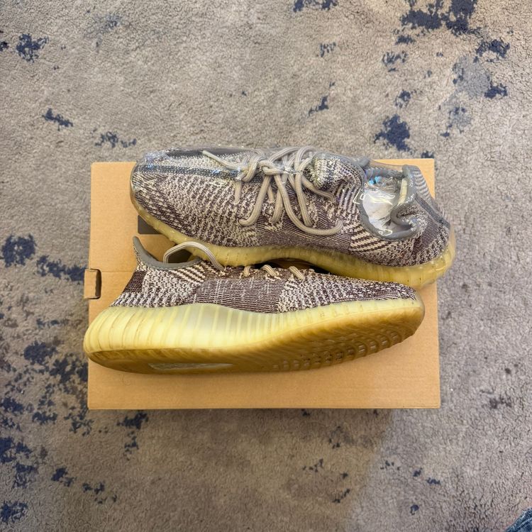 Yeezy Boost 350 v2 Zyon 42 image 2