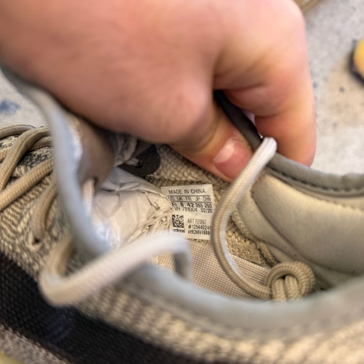 Yeezy Boost 350 v2 Zyon 42 image 5