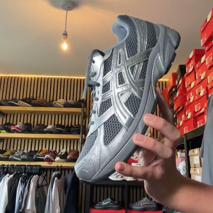 asic gel 1130s size 8 or 10.5  imagen 1