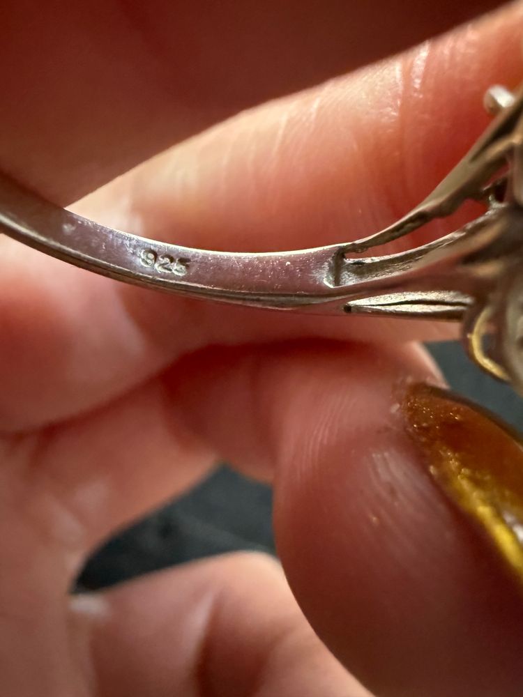 Immagine di Silver Ring With Clear Stones 4