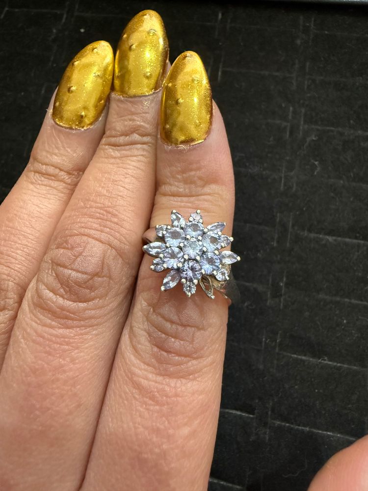 Immagine di Silver Ring With Clear Stones 3