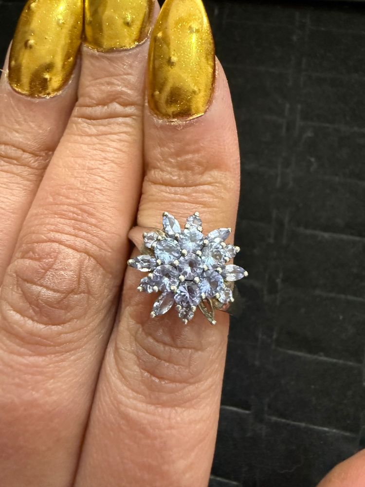 Immagine di Silver Ring With Clear Stones 2