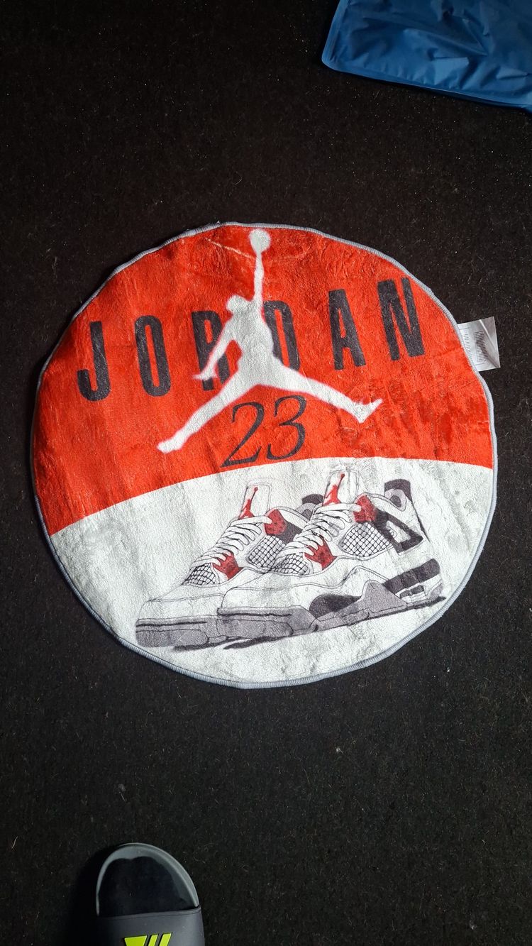 Jordan Round rug and nike rug £30 for both