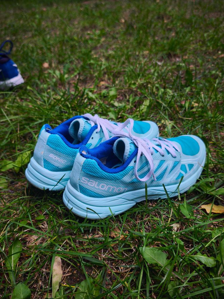 Salomon Blue Running Shoes image 10