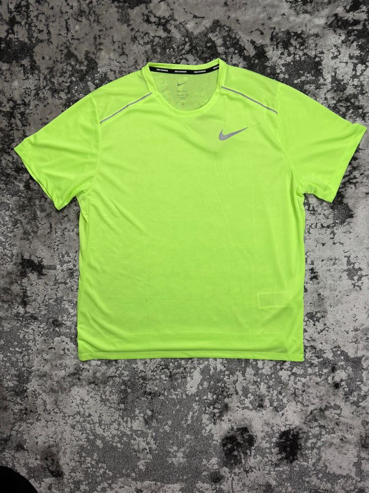Nike 1.0 ghost Green miler 