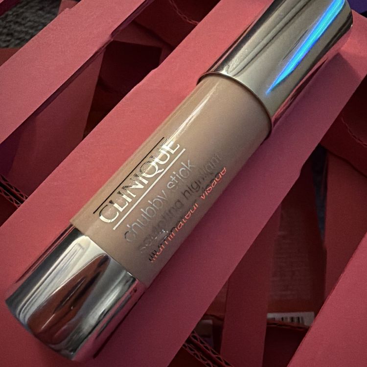 Clinique Chubby Stick Sculpting Highlighter Shade 01 Hefty Highlight Full Size image 1