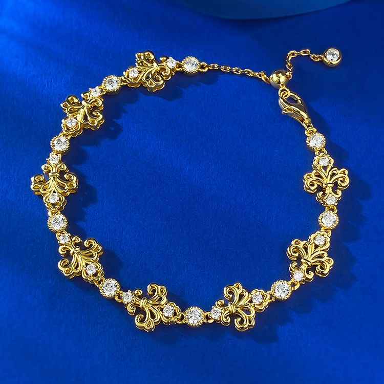 Gold Bracelet With Decorative Elements And Crystals obraz 1