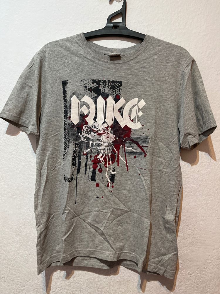 Nike Grey Graphic T-Shirt 3