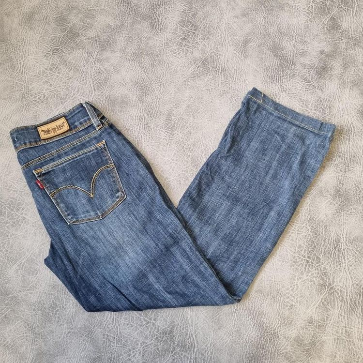 Levi's Vintage Levi's 570 Straight Fit jeans in Blue rocking that 90s Christina,  Britney,  Paris vibe product image