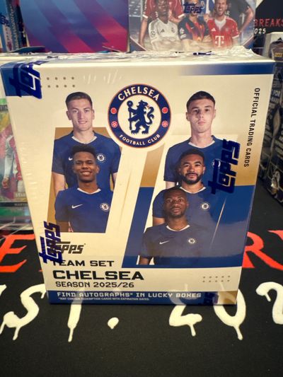 Topps Chelsea Season 2025/26 Team Set Box Ripped