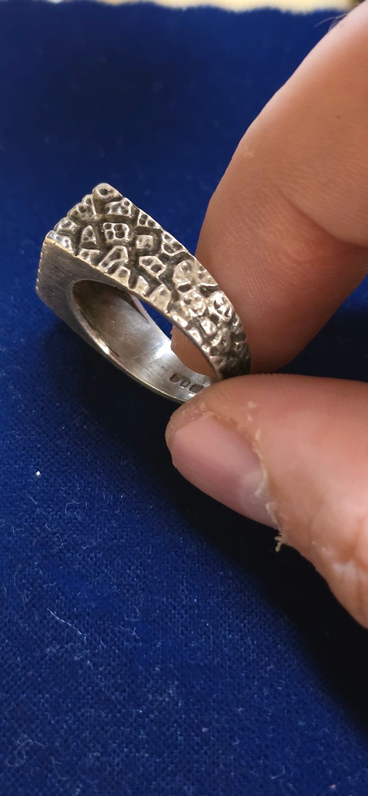Immagine di 925 sterling Silver Textured Ring size U 3