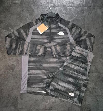 The North Face Men'S 1/4 zip Activewear Set