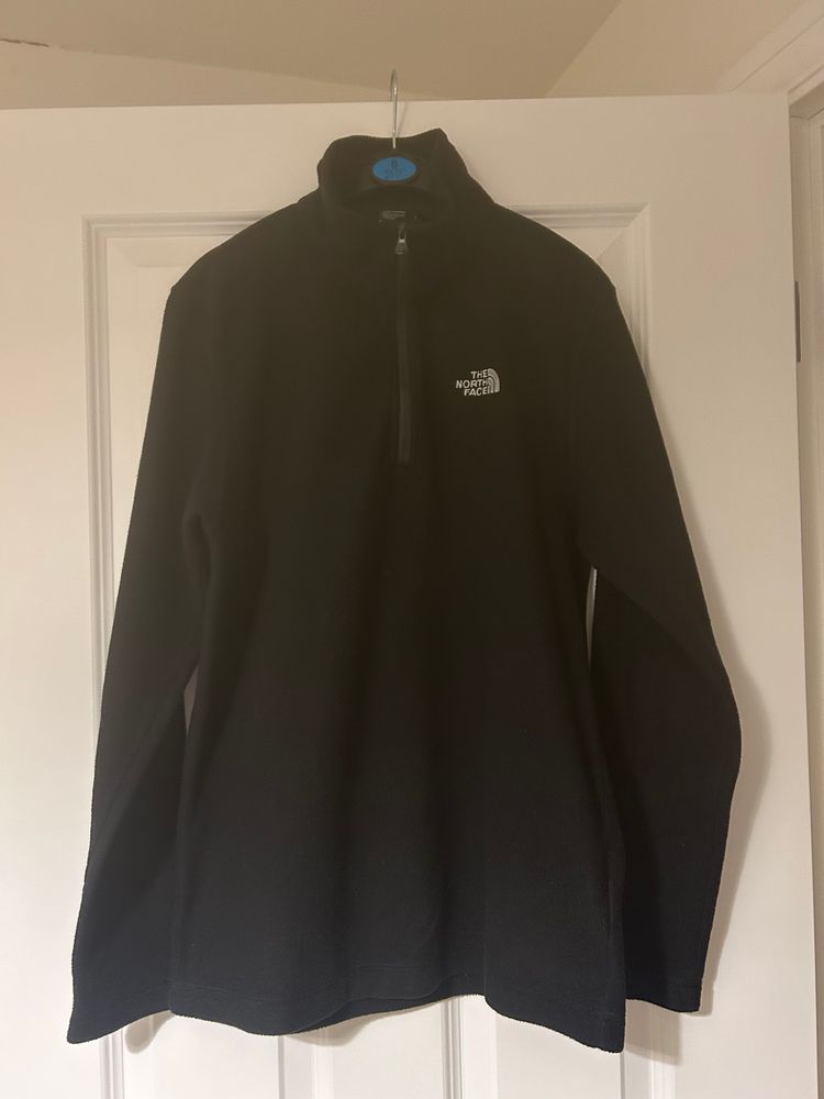 The North Face Men'S Black Fleece Pullover image 4