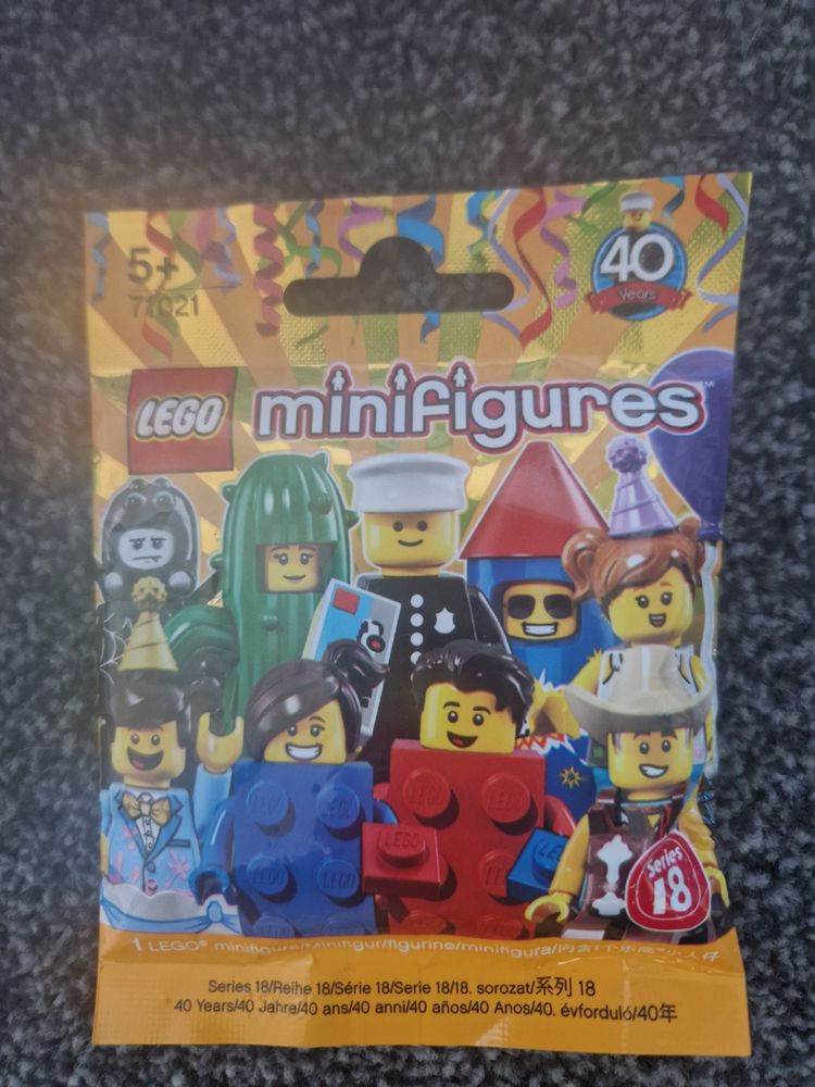 Lego series 18 cmf 71021