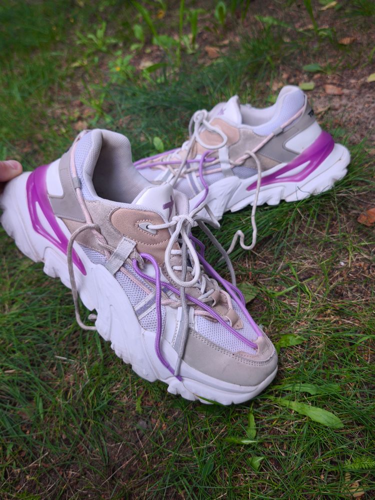 Togoshi Sneakers