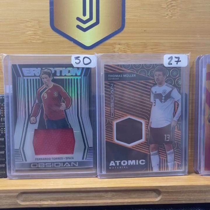 Other Lote 2 patches match worn - Fernando Torres /99 + Thomas Muller /50 - Obsidian product image