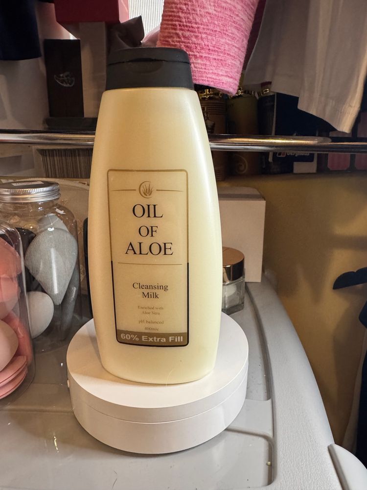 Oil Of Aloe Cleansing Milk