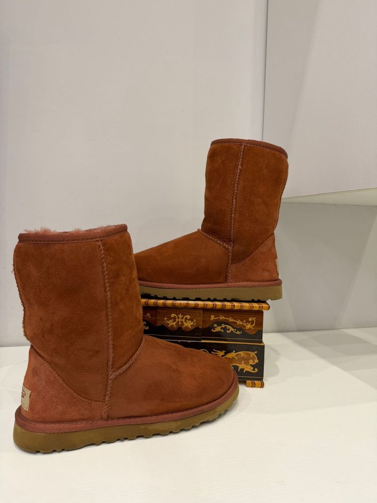 UGG 38 2