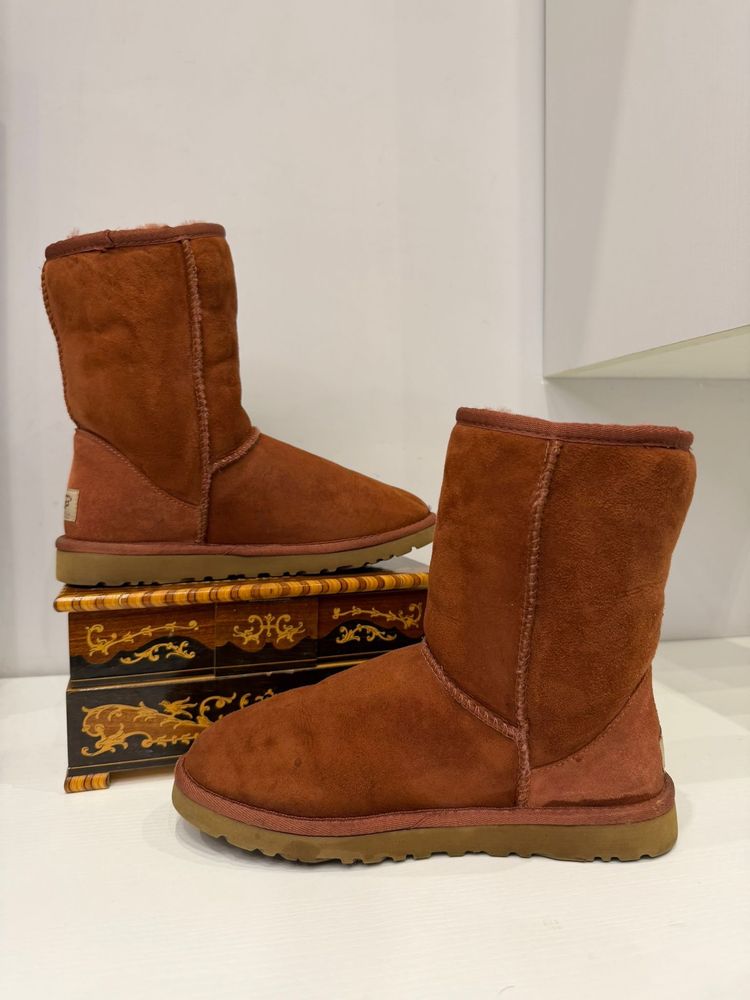 UGG 38 3