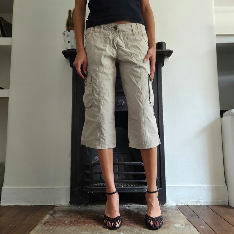 y2k beige cropped cargo capri trousers