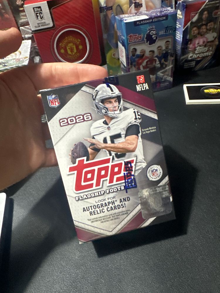 Topps NFL Flagship Value Box image 1