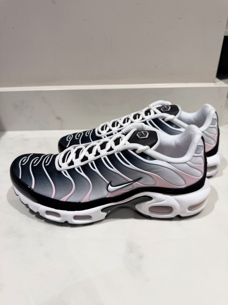 Nike Air Max Plus Sneakers 6