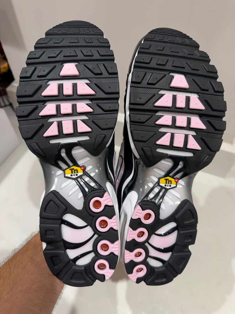 Nike Air Max Plus Sneakers 3