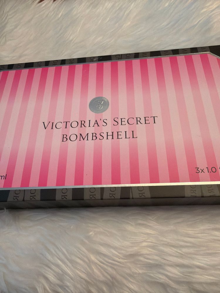 Victoria'S Secret Bombshell