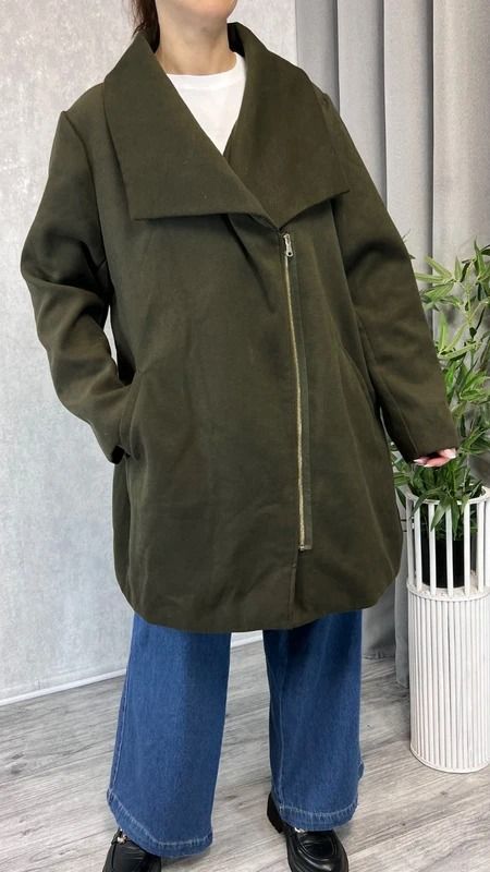 Olive Płaszcz flauszowy z kołnierzem i zamkiem khaki rozmiar 54 plus size product image