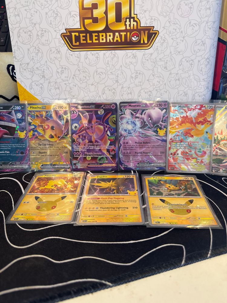 Immagine di 30th binder +hits  1