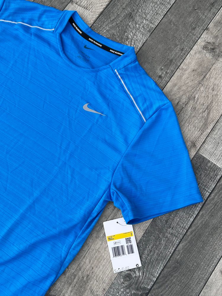 Nike Dri-Fit 1.0 Miler - ‘Photo Blue’ - Size Small  image 4