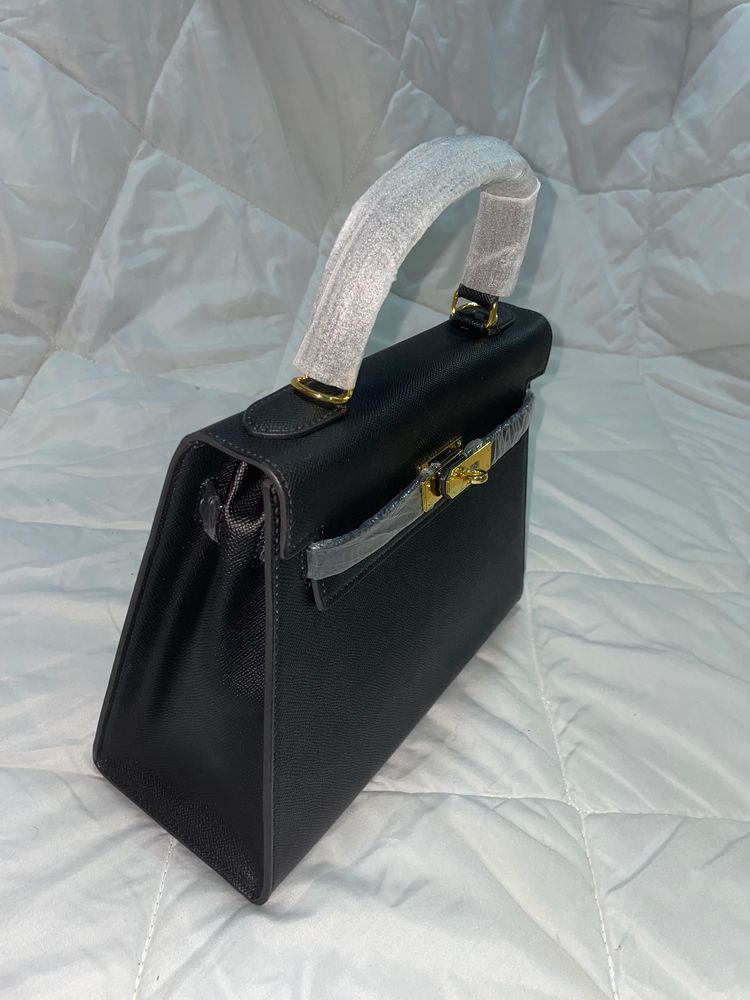 Black Structured Handbag With Gold Hardware 3