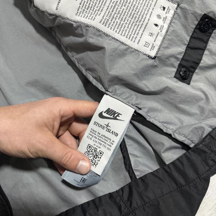Stone Island Hyper Light Membrana Packable Jacket image 3