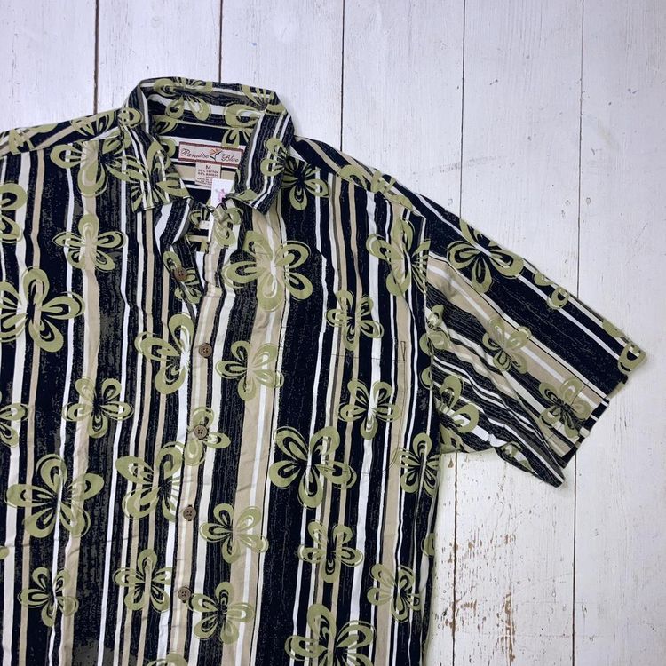 Other Vintage Hawaiian  90s print shirt▫️colour black green   ▫️by paradise blue ▫️size medium product image