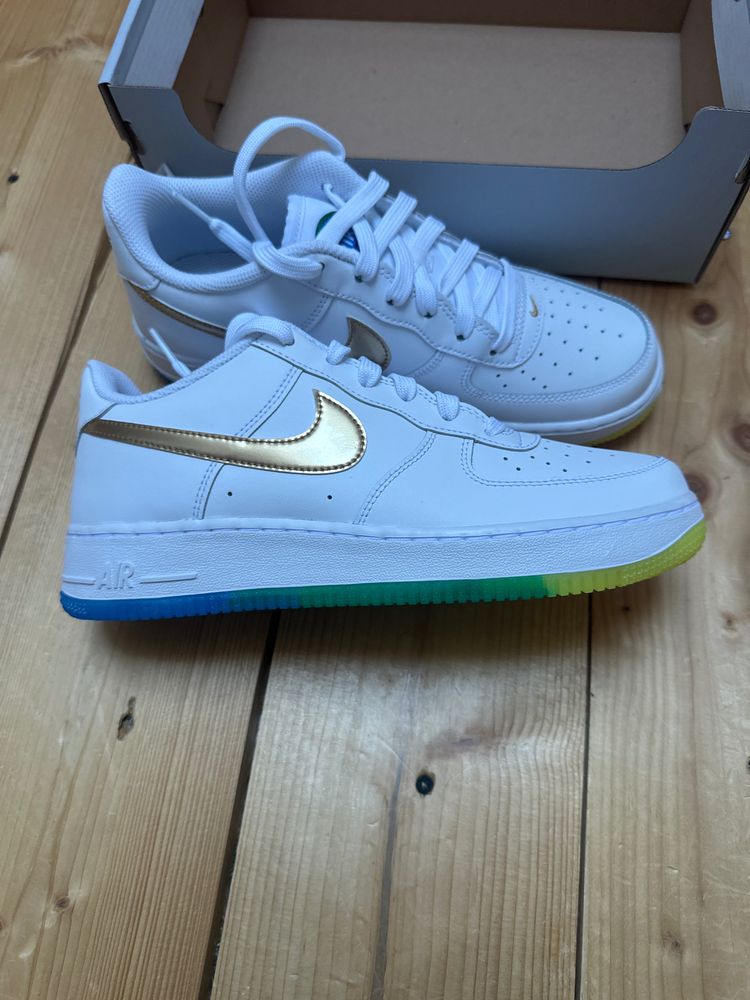 Nike Nike White Sneakers With Gold Swoosh product image