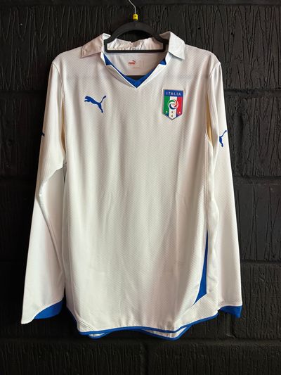 Italy 2010/11 Long Sleeve Away Shirt - Medium
