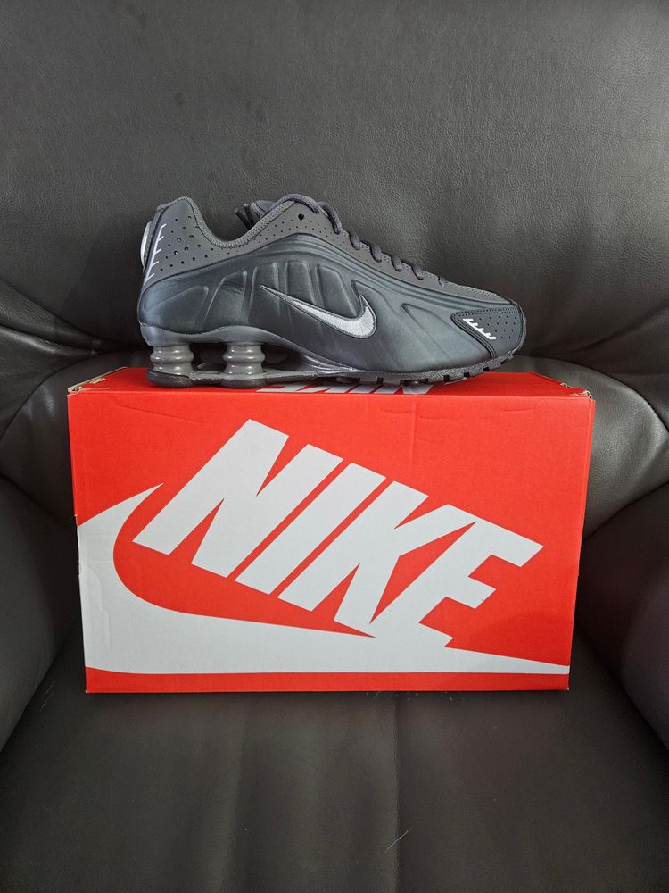 Shox R4 - anthracite gry