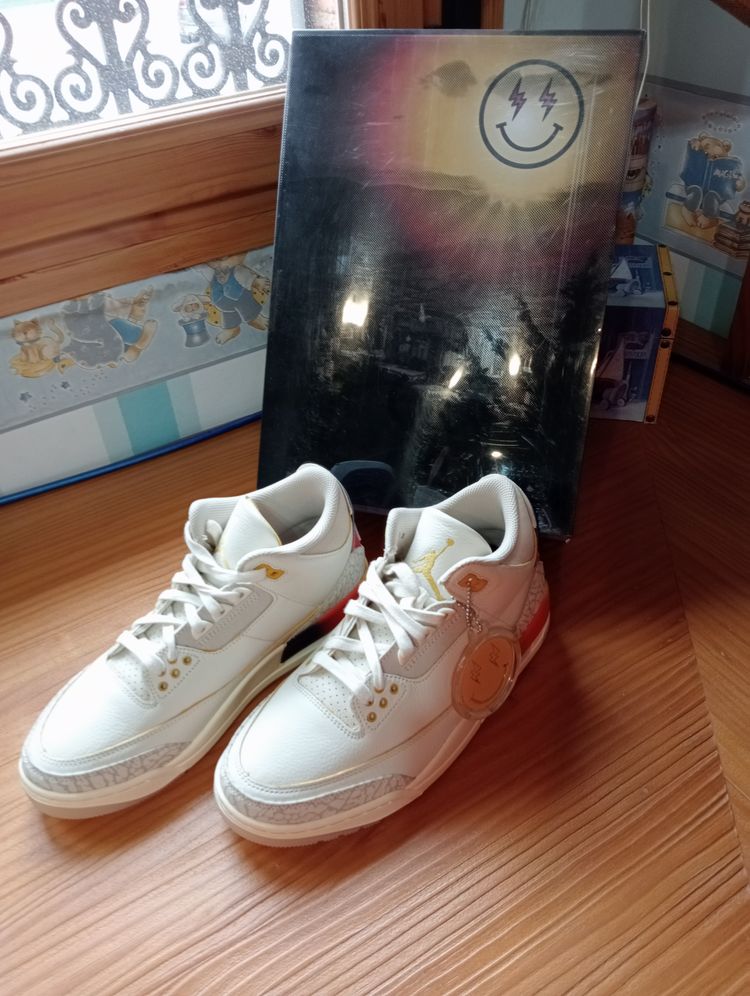 Jordan 3 Medellín sunset 